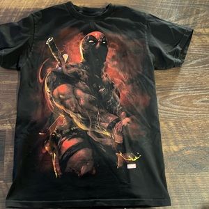Marvel men’s T-shirt size small Deadpool